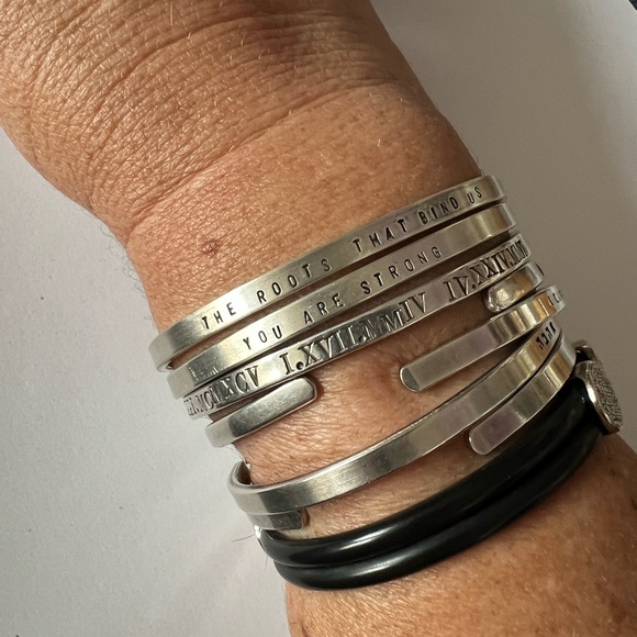 I’ve got one sterling silver cuff bracelet with the word Ahava means love - Picture 4 of 4